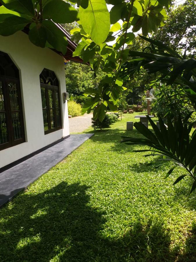 Hotel Tamarind Blue Tangalle Esterno foto